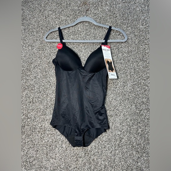 NWT RED HOT by SPANX Cupped Panty Bodysuit Size Small - Picture 4 of 7